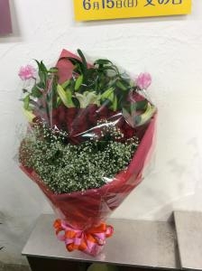 持てないんですが  超ビッグな花束！｜「ハナコー生花」　（三重県志摩市の花キューピット加盟店 花屋）のブログ