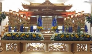 花祭壇（ひまわりとブルー）｜「ハナコー生花」　（三重県志摩市の花キューピット加盟店 花屋）のブログ