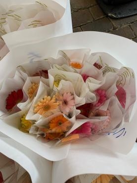 卒園の一輪花｜「ハナコー生花」　（三重県志摩市の花キューピット加盟店 花屋）のブログ