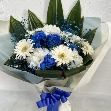 ブルー&ホワイトの花束
