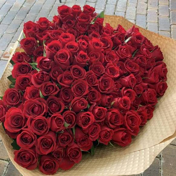 花キューピット加盟店 店舗名：ハナコー生花
フラワーギフト商品番号：900181
商品名：108本の赤バラの花束